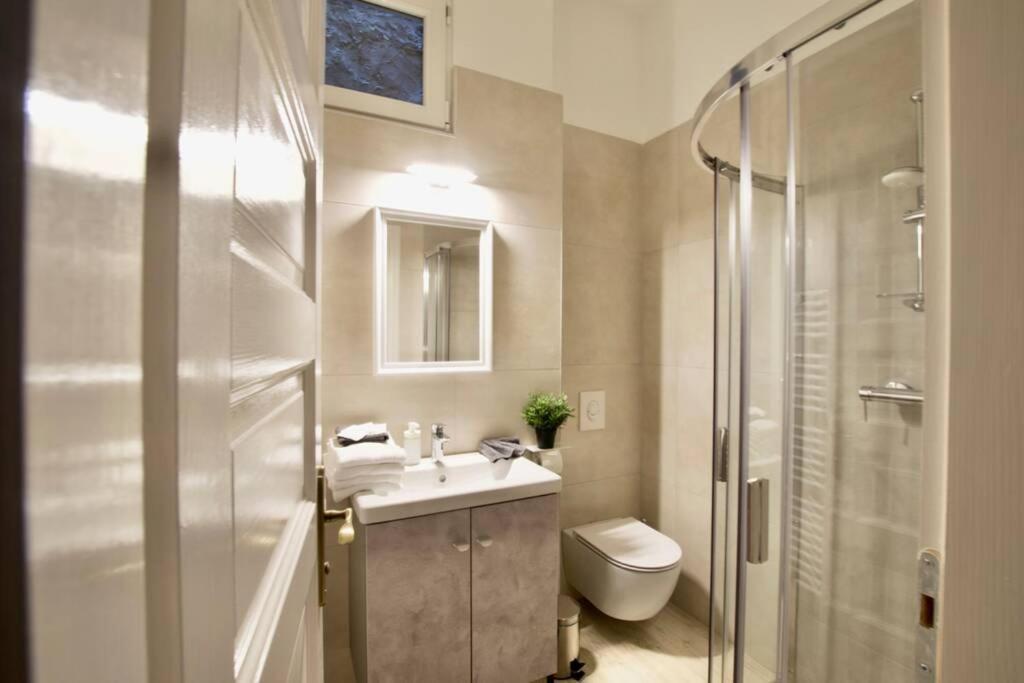 Premium Apartment By Hi5 - Astoria 4 Bedroom Budapest Kültér fotó