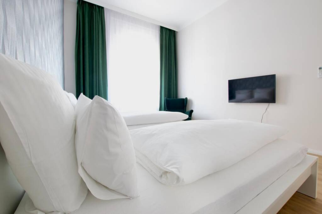 Premium Apartment By Hi5 - Astoria 4 Bedroom Budapest Kültér fotó