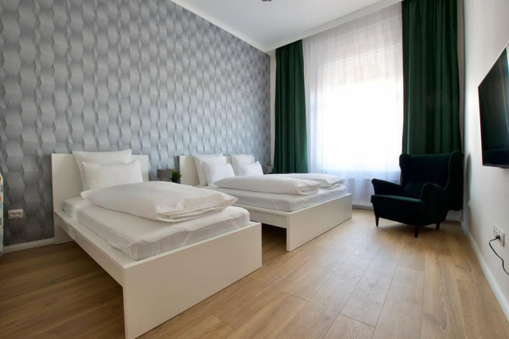 Premium Apartment By Hi5 - Astoria 4 Bedroom Budapest Kültér fotó